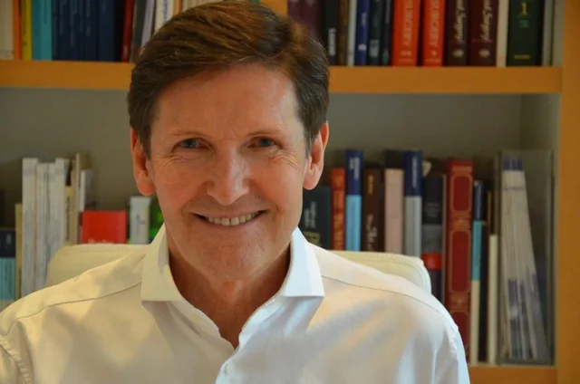 Dr. med. Wolfgang J. K&uuml;mpel